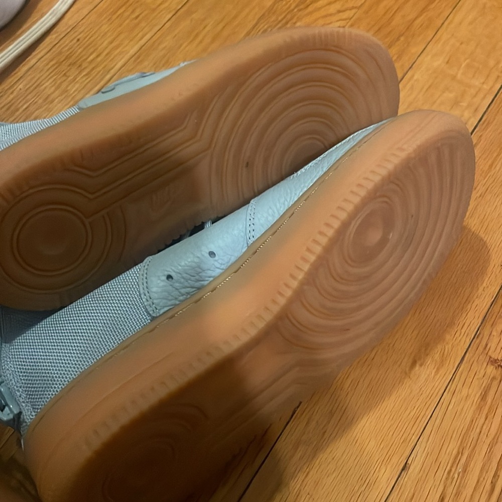 Nike - Picture 5 of 5